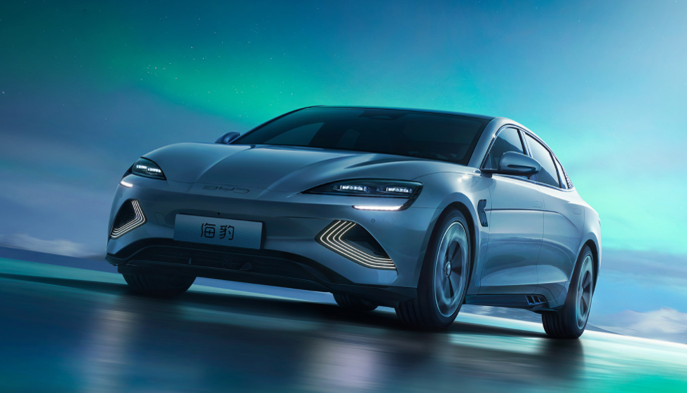 比亚迪在拉美交付首批纯电动半挂牵引车