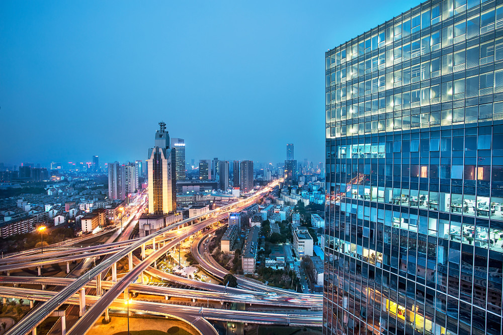 拟认定安徽安凯汽车股份有限公司的“AK”等74家企业的111个品牌为“安徽出口品牌”。