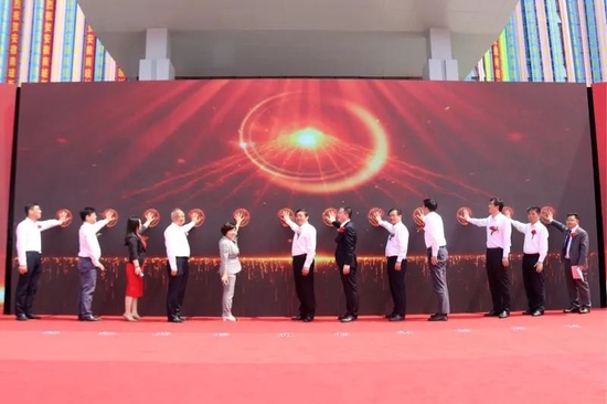 安徽南玻太阳能装备用轻质高透面板制造基地项目点火