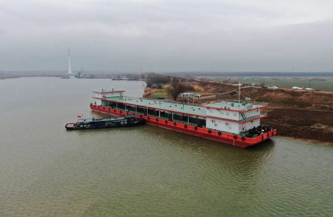 淮河迎来首艘2000吨级CCS加油趸船
