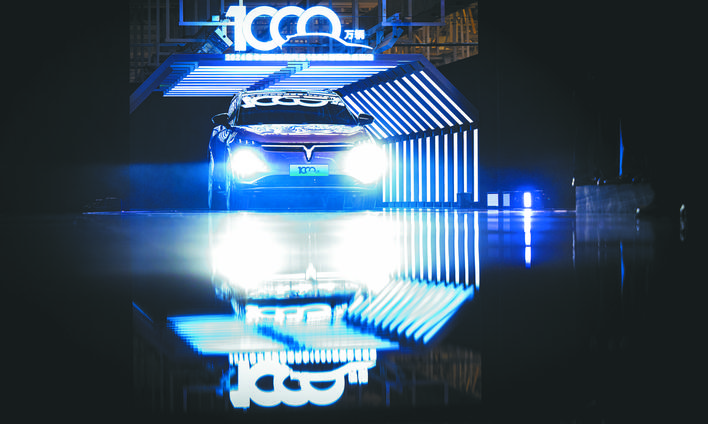 中国新能源汽车首破年度1000万辆，产销量已连续9年位居全球首位