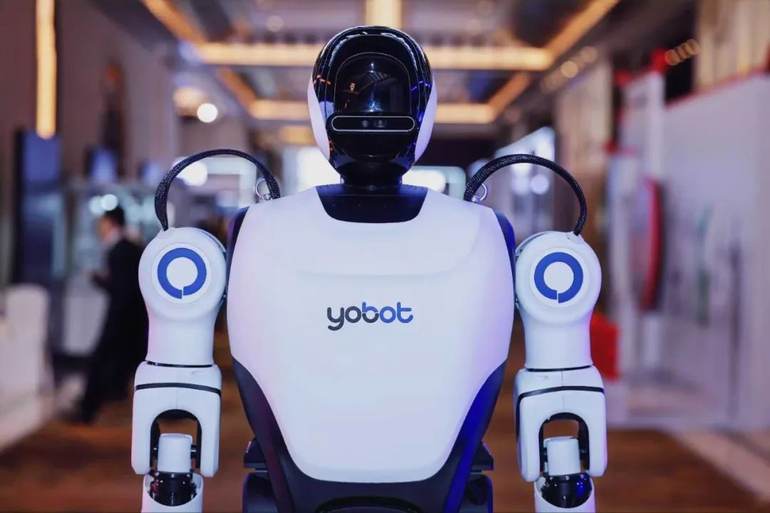 芜湖首款人形机器人发布