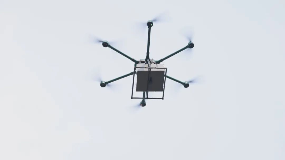 阜阳市首个“智慧医疗空中生命线”无人机医疗配送试飞